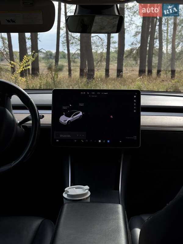 Седан Tesla Model 3 2018 в Днепре
