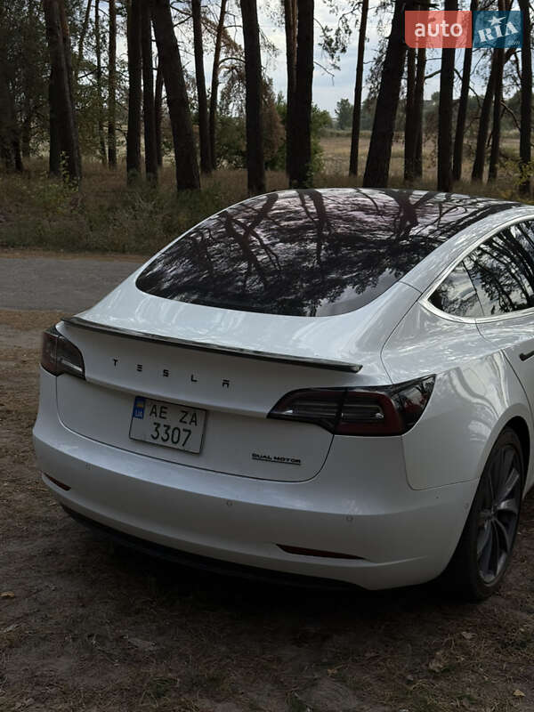 Седан Tesla Model 3 2018 в Днепре