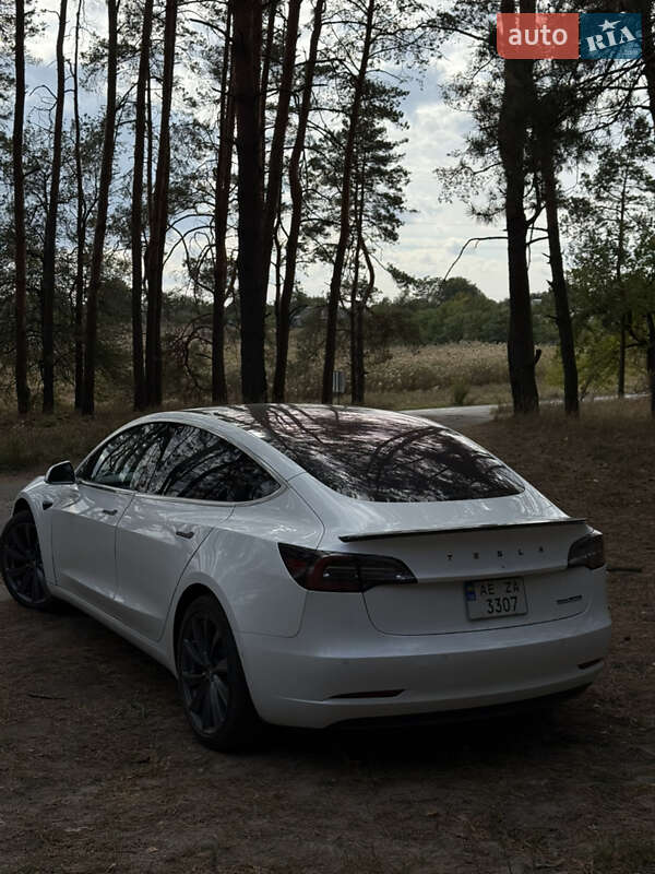 Седан Tesla Model 3 2018 в Днепре
