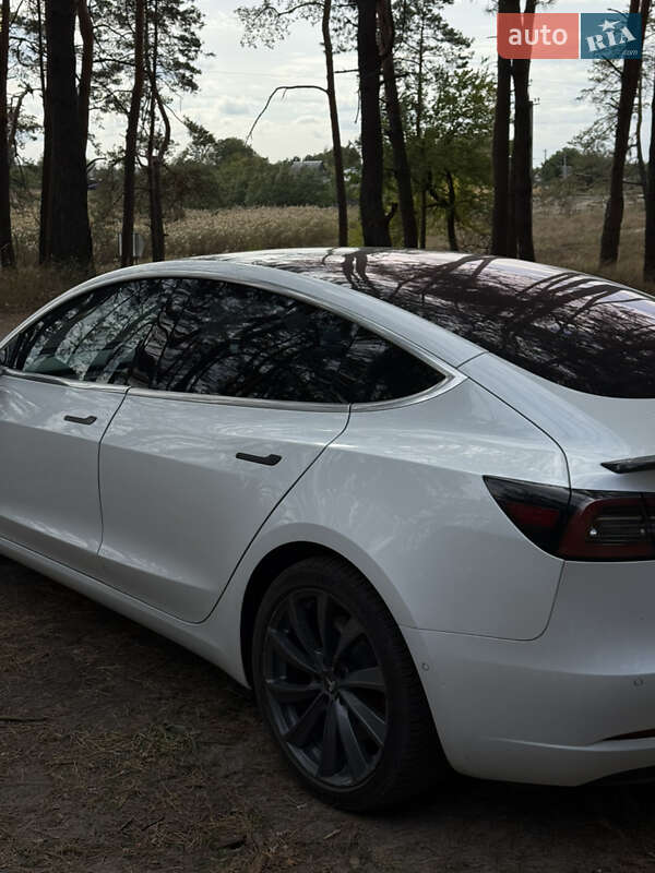 Седан Tesla Model 3 2018 в Днепре