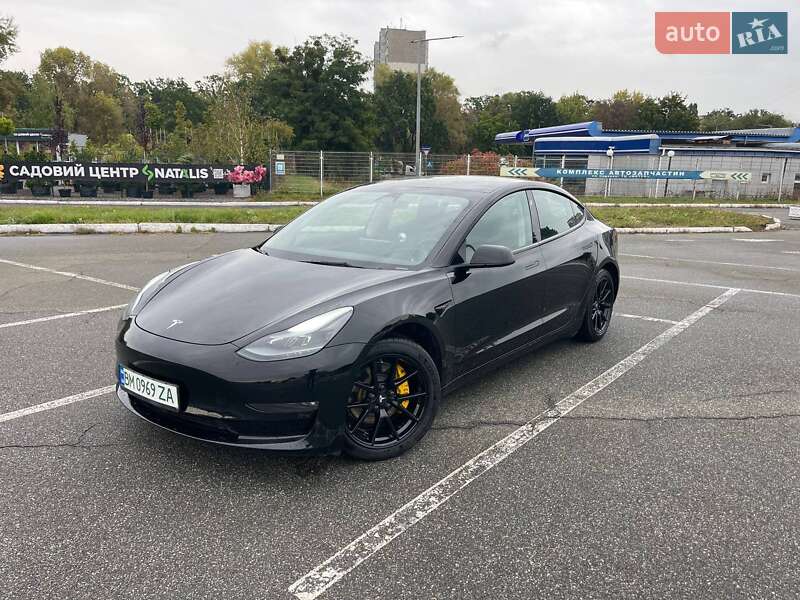 Седан Tesla Model 3 2023 в Киеве