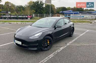 Седан Tesla Model 3 2023 в 