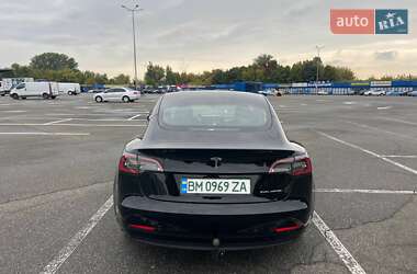 Седан Tesla Model 3 2023 в 