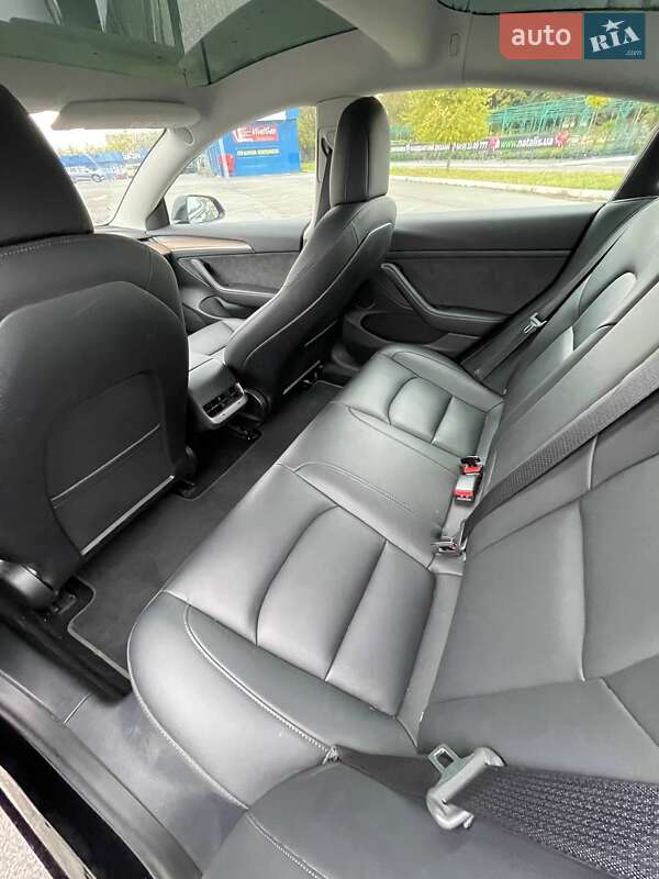 Седан Tesla Model 3 2023 в Киеве