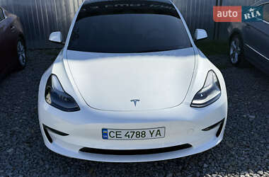 Седан Tesla Model 3 2023 в 