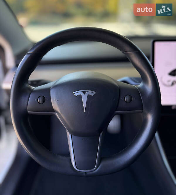 Седан Tesla Model 3 2019 в Днепре