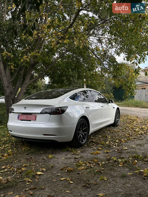 Седан Tesla Model 3 2019 в Дніпрі