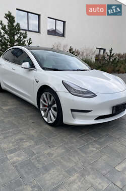 Седан Tesla Model 3 2019 в Луцке