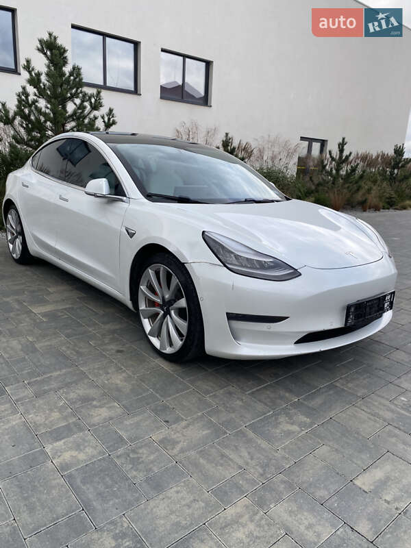 Седан Tesla Model 3 2019 в Луцьку