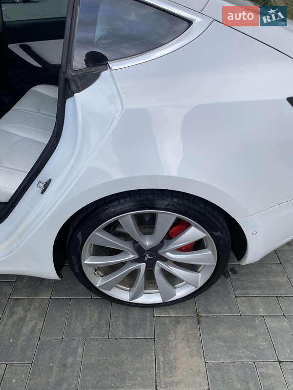 Седан Tesla Model 3 2019 в Луцьку