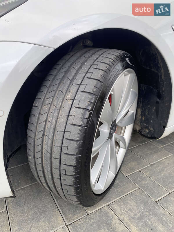 Седан Tesla Model 3 2019 в Луцьку