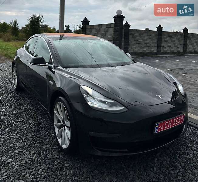 Седан Tesla Model 3 2019 в 