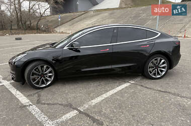 Седан Tesla Model 3 2019 в 