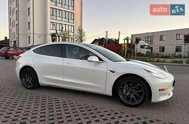Седан Tesla Model 3 2020 в 