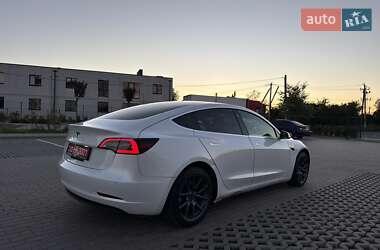 Седан Tesla Model 3 2020 в 