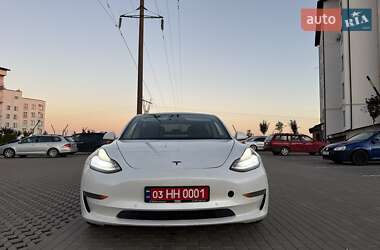 Седан Tesla Model 3 2020 в 