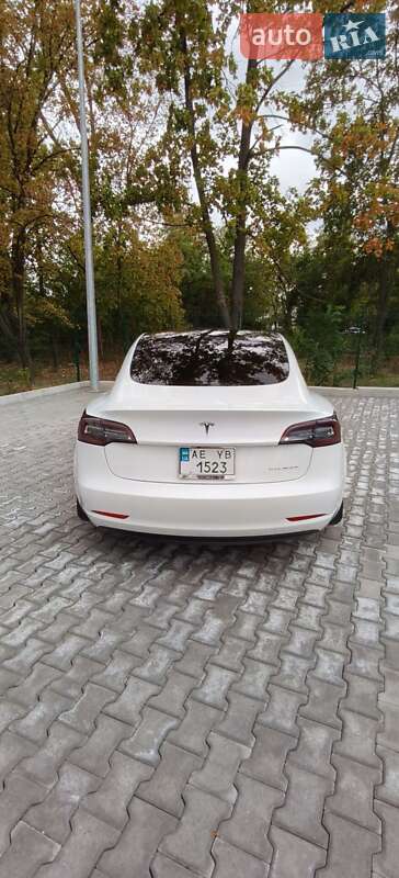 Седан Tesla Model 3 2020 в Кривому Розі