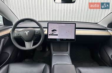 Седан Tesla Model 3 2021 в 