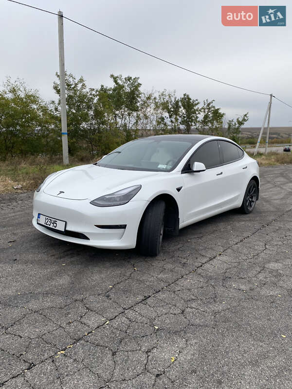 Tesla Model 3 2021