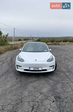 Седан Tesla Model 3 2021 в 