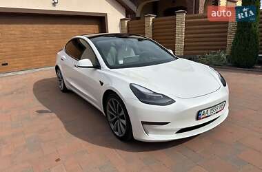 Седан Tesla Model 3 2021 в 
