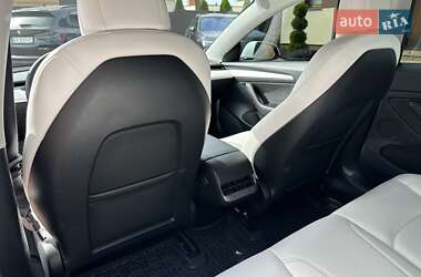 Седан Tesla Model 3 2021 в 