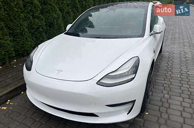 Седан Tesla Model 3 2019 в Киеве