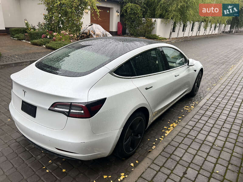 Седан Tesla Model 3 2019 в Киеве