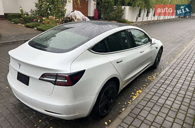 Седан Tesla Model 3 2019 в 