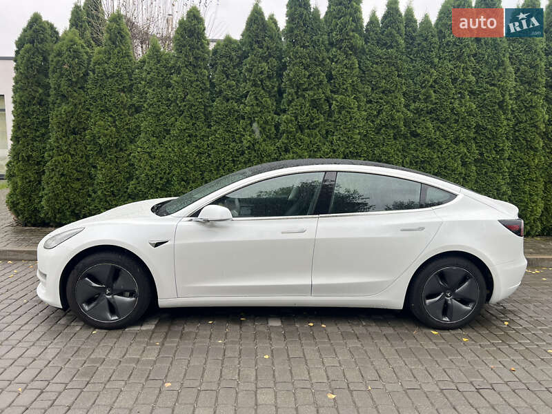 Седан Tesla Model 3 2019 в Киеве