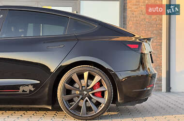Седан Tesla Model 3 2019 в 