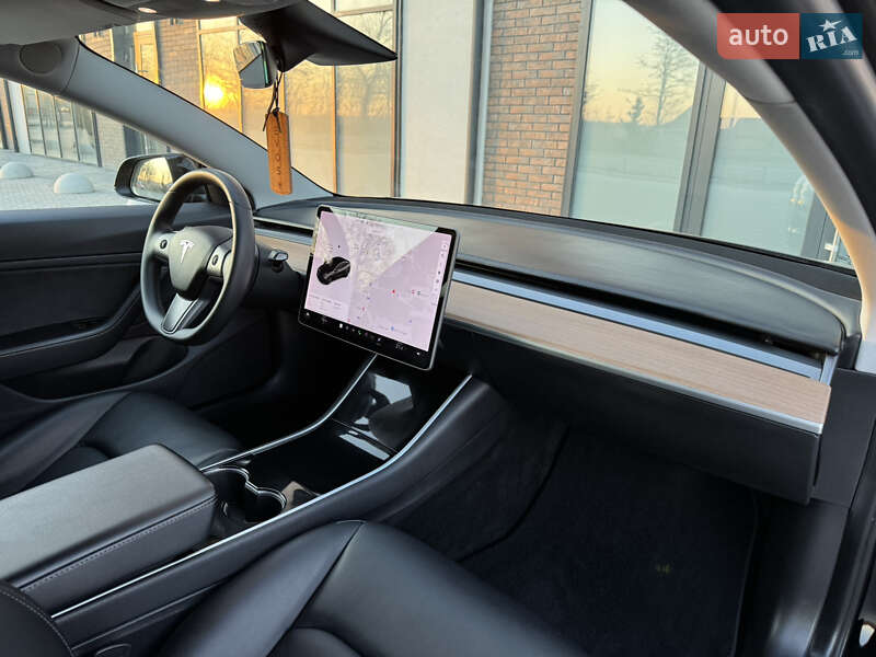 Седан Tesla Model 3 2019 в Тернополі фото 59 Седан Tesla Model 3 2019 в Тернополі