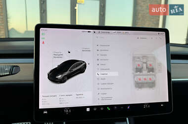 Седан Tesla Model 3 2019 в 