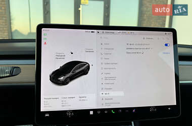 Седан Tesla Model 3 2019 в 