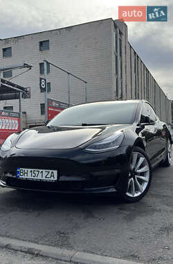 Седан Tesla Model 3 2018 в 
