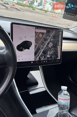 Седан Tesla Model 3 2018 в 
