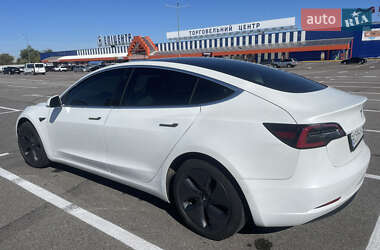 Седан Tesla Model 3 2019 в 