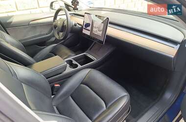 Седан Tesla Model 3 2022 в 