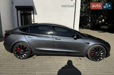 Седан Tesla Model 3 2023 в 
