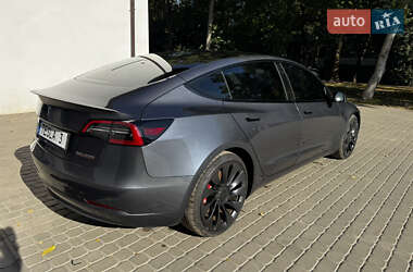 Седан Tesla Model 3 2023 в 