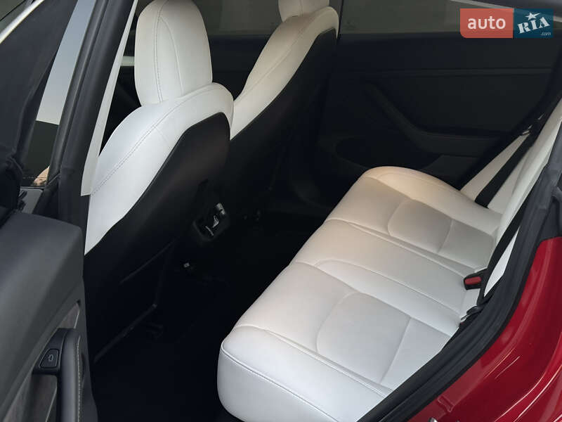 Седан Tesla Model 3 2022 в Вінниці