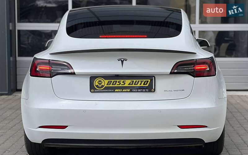Седан Tesla Model 3 2019 в Ивано-Франковске