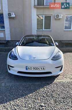 Седан Tesla Model 3 2021 в 
