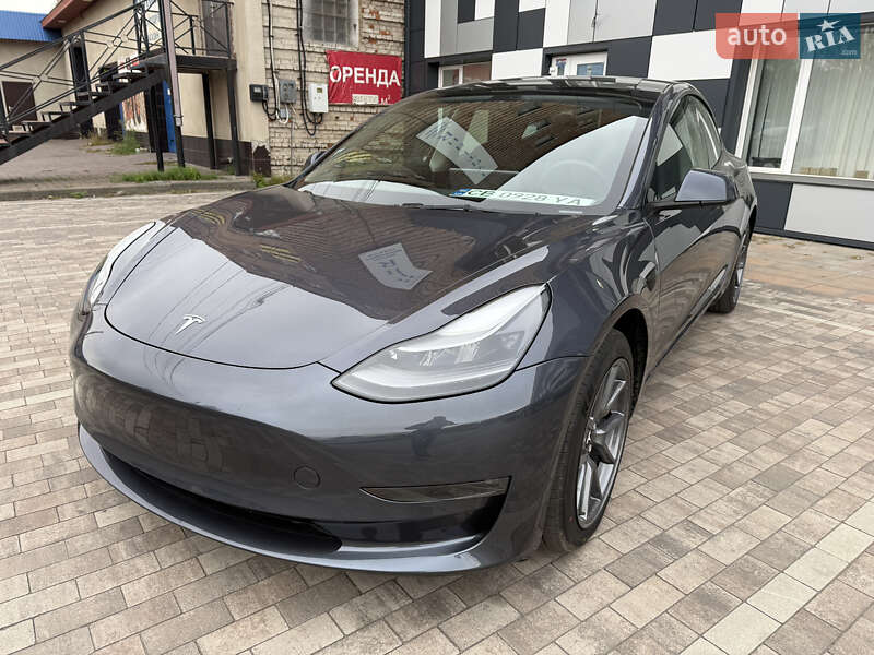 Tesla Model 3 2022
