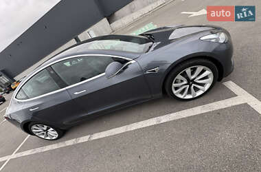 Седан Tesla Model 3 2020 в 