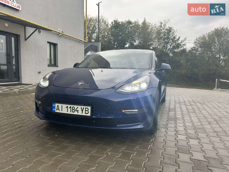 Седан Tesla Model 3 2021 в Фастові