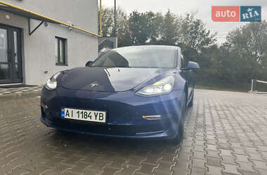 Седан Tesla Model 3 2021 в 