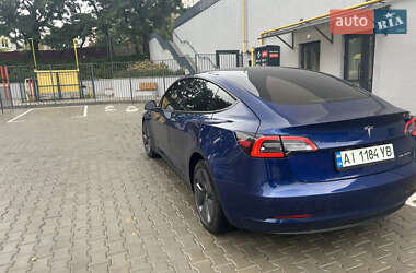Седан Tesla Model 3 2021 в 