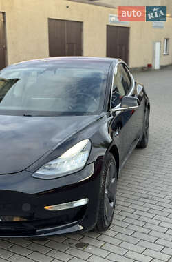 Седан Tesla Model 3 2019 в 