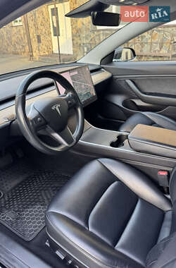 Седан Tesla Model 3 2019 в 